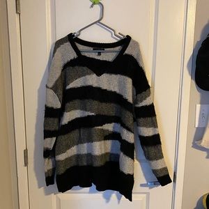 Black and gray Lane Bryant sweater size 22/24